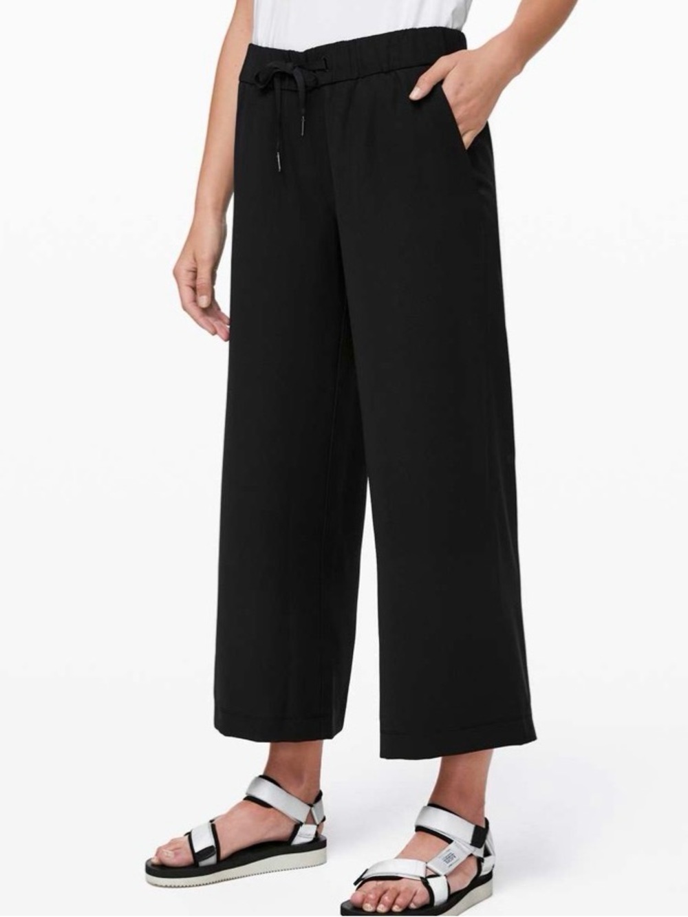 Lululemon On the Fly Wide-Leg 7/8 Pant Size 10 Black style W5BQPS MSRP 119.00